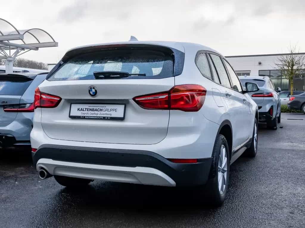 BMW X1 sDrive18i Advantage FACEL. AHK NAVI SHZ PDC 05/2020-photo-1