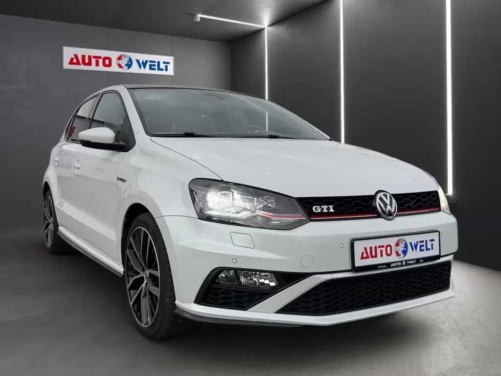 Volkswagen Polo 1.8 TSI DSG GTI LED Navi SHZ Kamera Pano 10/2015-photo-1