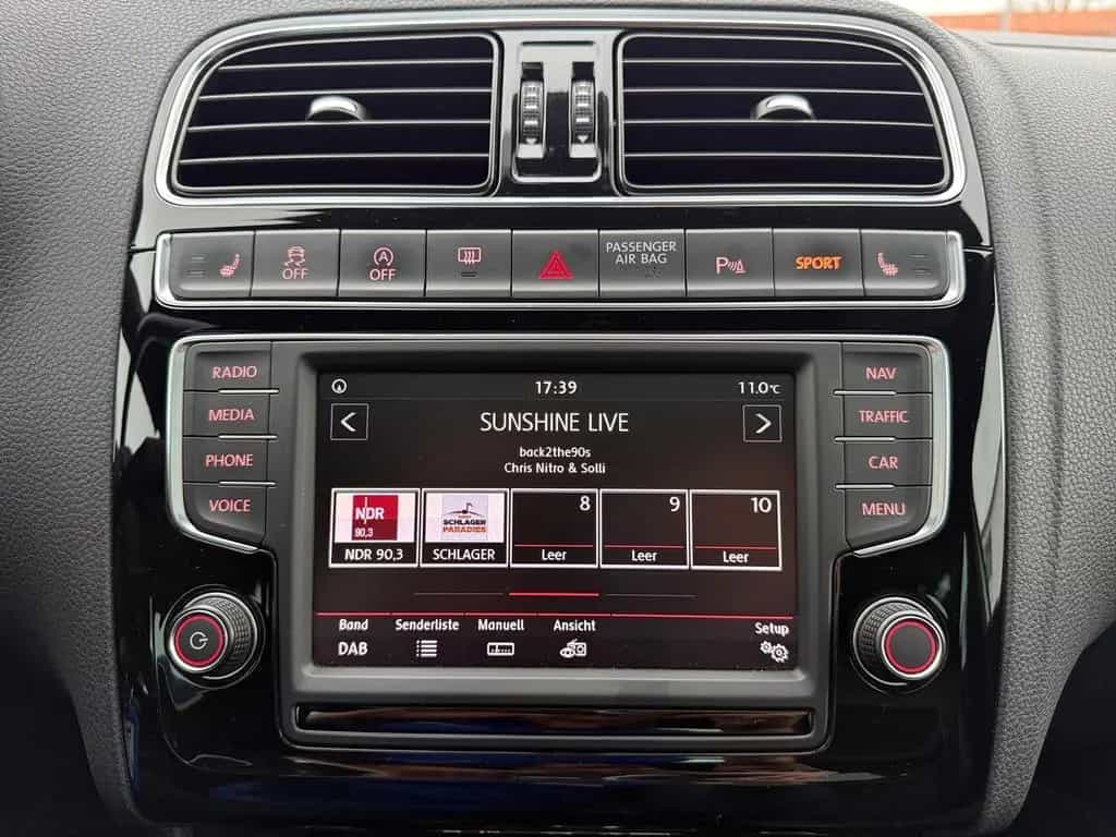 Volkswagen Polo 1.8 TSI DSG GTI LED Navi SHZ Kamera Pano 10/2015-photo-23