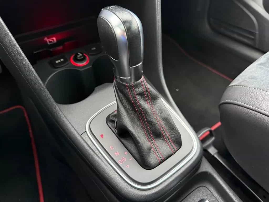 Volkswagen Polo 1.8 TSI DSG GTI LED Navi SHZ Kamera Pano 10/2015-photo-29