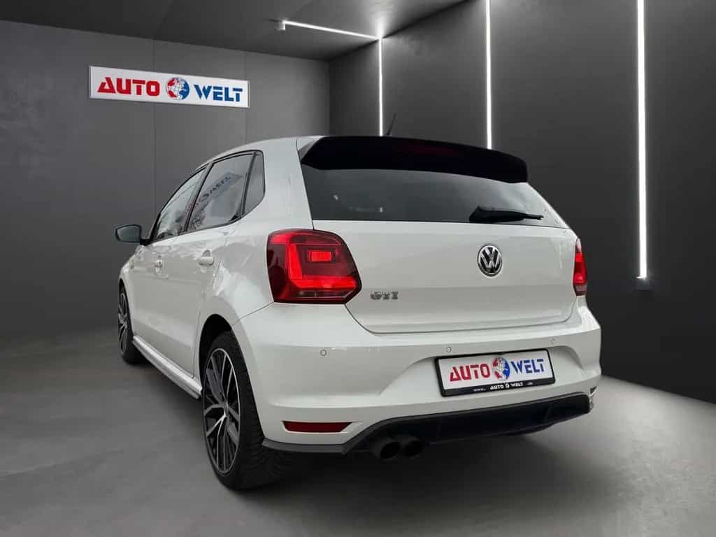 Volkswagen Polo 1.8 TSI DSG GTI LED Navi SHZ Kamera Pano 10/2015-photo-4