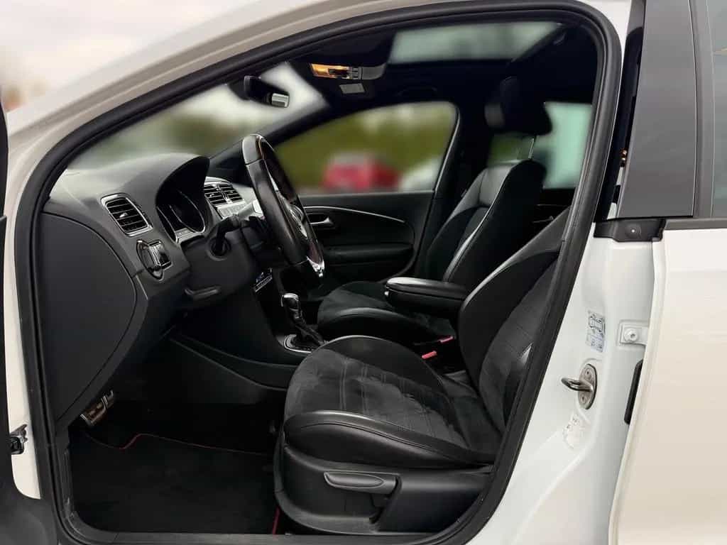 Volkswagen Polo 1.8 TSI DSG GTI LED Navi SHZ Kamera Pano 10/2015-photo-9
