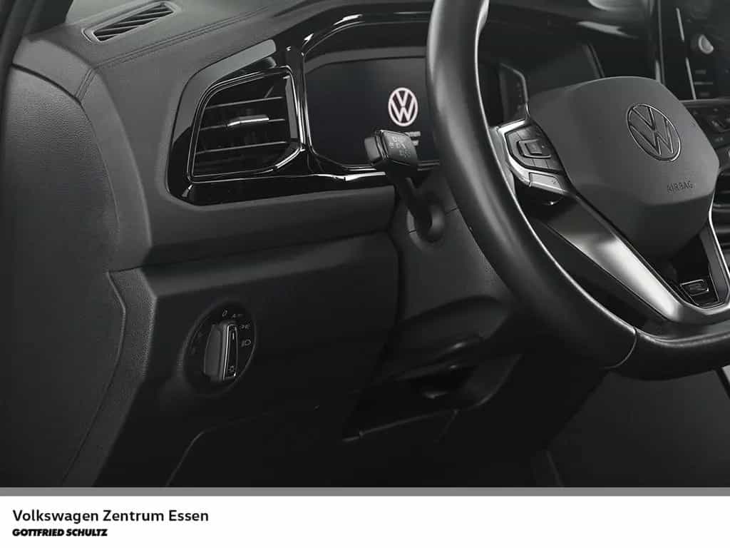 Volkswagen T-Roc R-Line TSI DSG Matrix AHK BlackStyle Navi 03/2024-photo-6