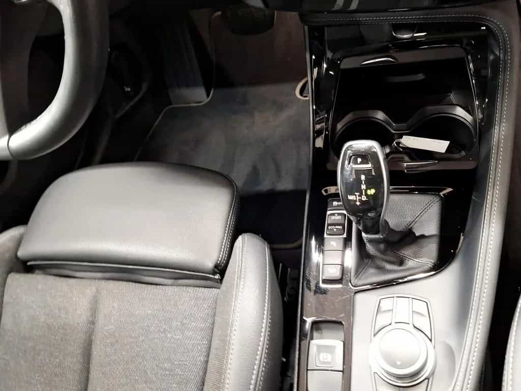 BMW X1 xDrive20i Sport Line Navi Parkassist LED 12/2019-photo-13