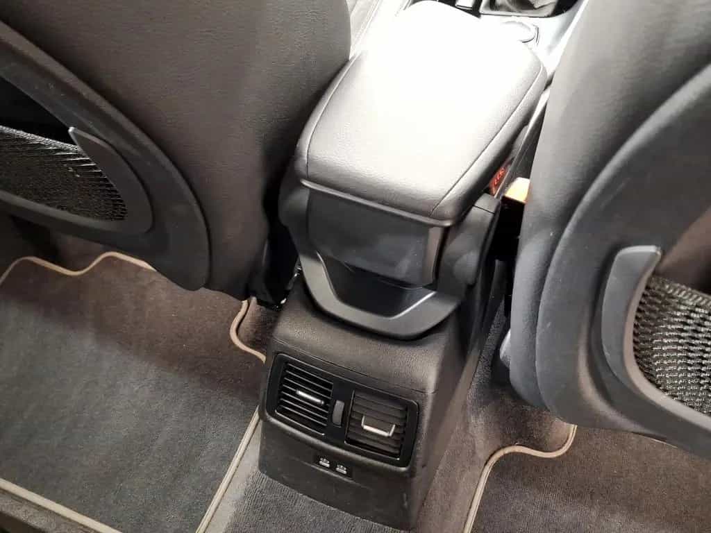 BMW X1 xDrive20i Sport Line Navi Parkassist LED 12/2019-photo-16