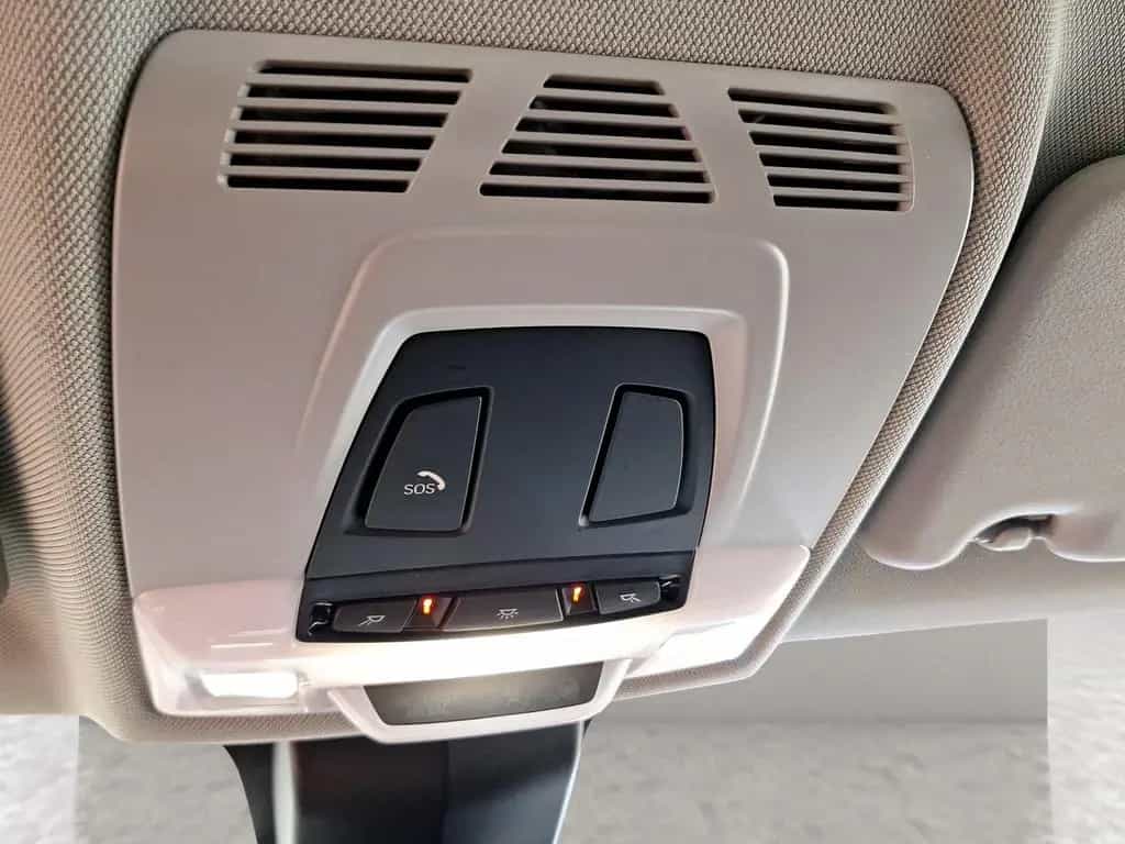 BMW X1 xDrive20i Sport Line Navi Parkassist LED 12/2019-photo-17