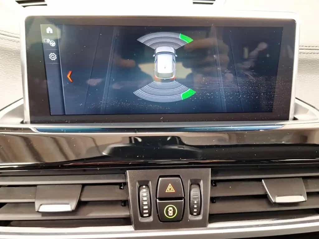 BMW X1 xDrive20i Sport Line Navi Parkassist LED 12/2019-photo-18