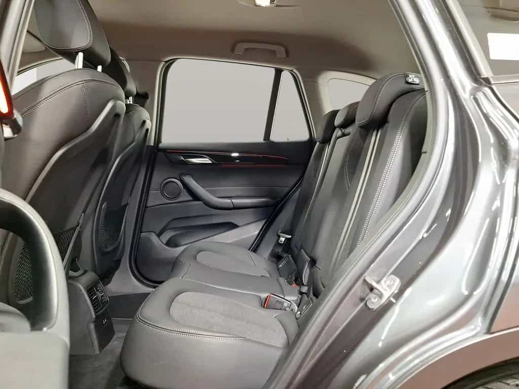BMW X1 xDrive20i Sport Line Navi Parkassist LED 12/2019-photo-5