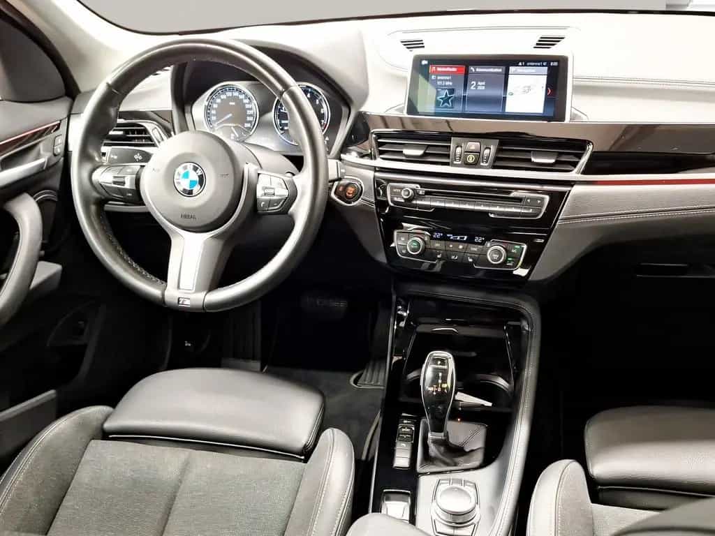 BMW X1 xDrive20i Sport Line Navi Parkassist LED 12/2019-photo-6