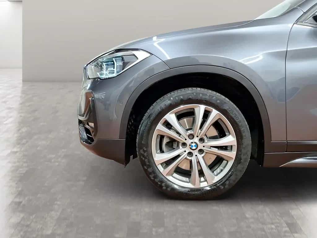 BMW X1 xDrive20i Sport Line Navi Parkassist LED 12/2019-photo-8