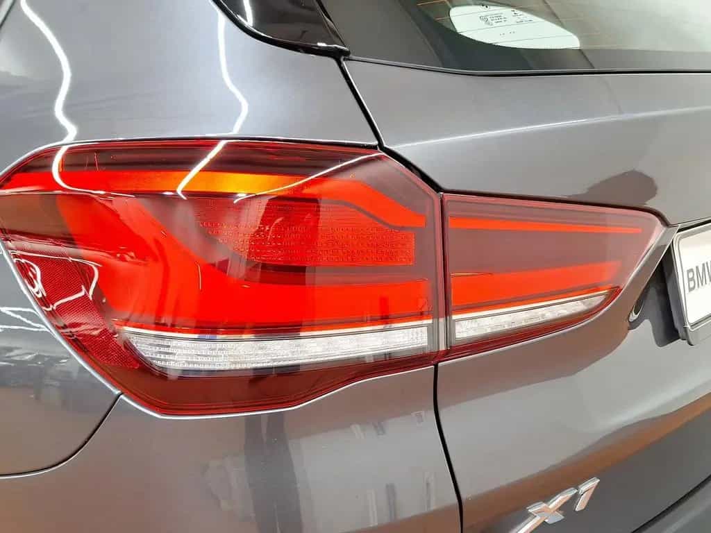 BMW X1 xDrive20i Sport Line Navi Parkassist LED 12/2019-photo-9