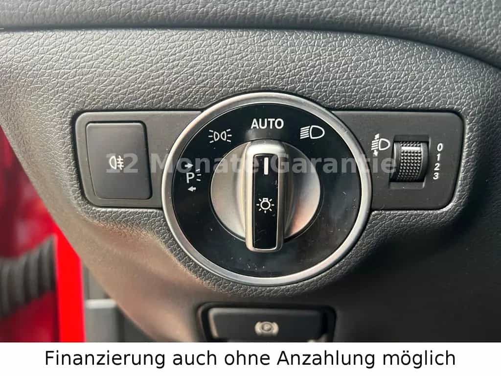 Mercedes-Benz GLA-Class GLA 200 Automatik Navi&Rückfahrkamera 04/2019-photo-26