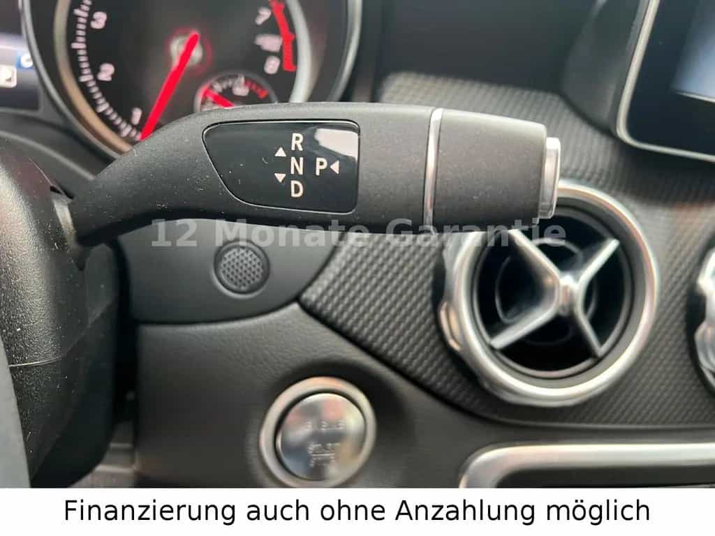 Mercedes-Benz GLA-Class GLA 200 Automatik Navi&Rückfahrkamera 04/2019-photo-29