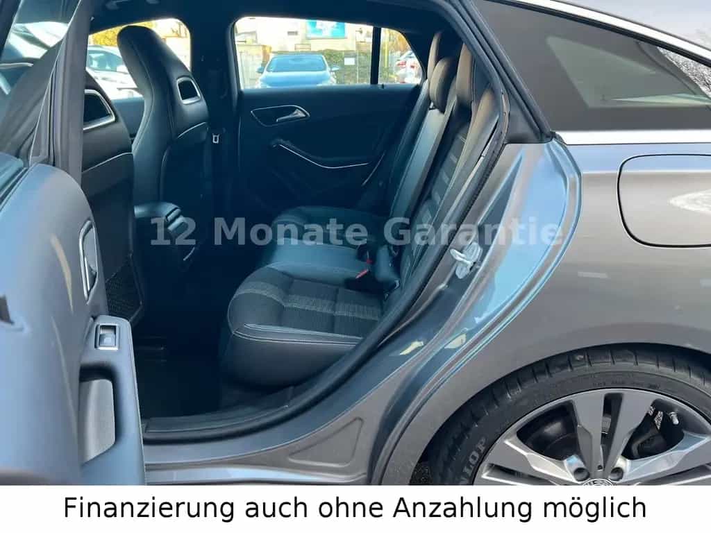 Mercedes-Benz CLA-Class CLA 220 Shooting Brake 4Matic Urban 07/2017-photo-12