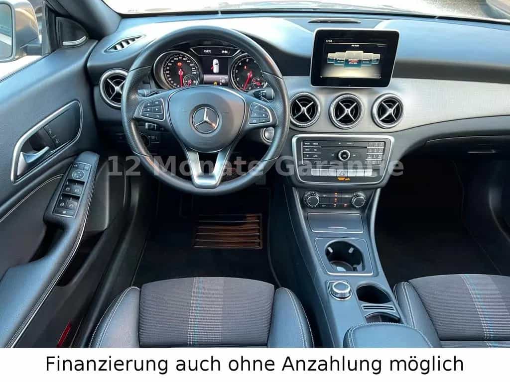 Mercedes-Benz CLA-Class CLA 220 Shooting Brake 4Matic Urban 07/2017-photo-17