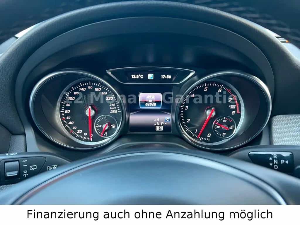 Mercedes-Benz CLA-Class CLA 220 Shooting Brake 4Matic Urban 07/2017-photo-19