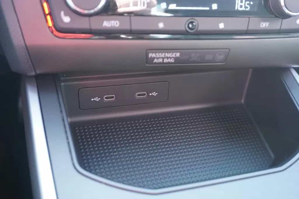 Seat Arona 1.0 TSI FR AAC LED Navi VC SHZ Temp Alu 01/2021-photo-16