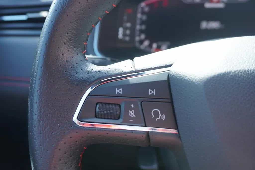 Seat Arona 1.0 TSI FR AAC LED Navi VC SHZ Temp Alu 01/2021-photo-18