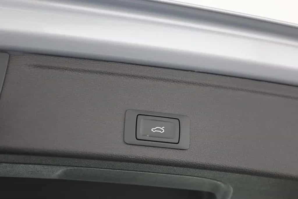 Audi A4 Avant 35 TDI Bi-Xenon Navi Sitzheizung 06/2019-photo-26