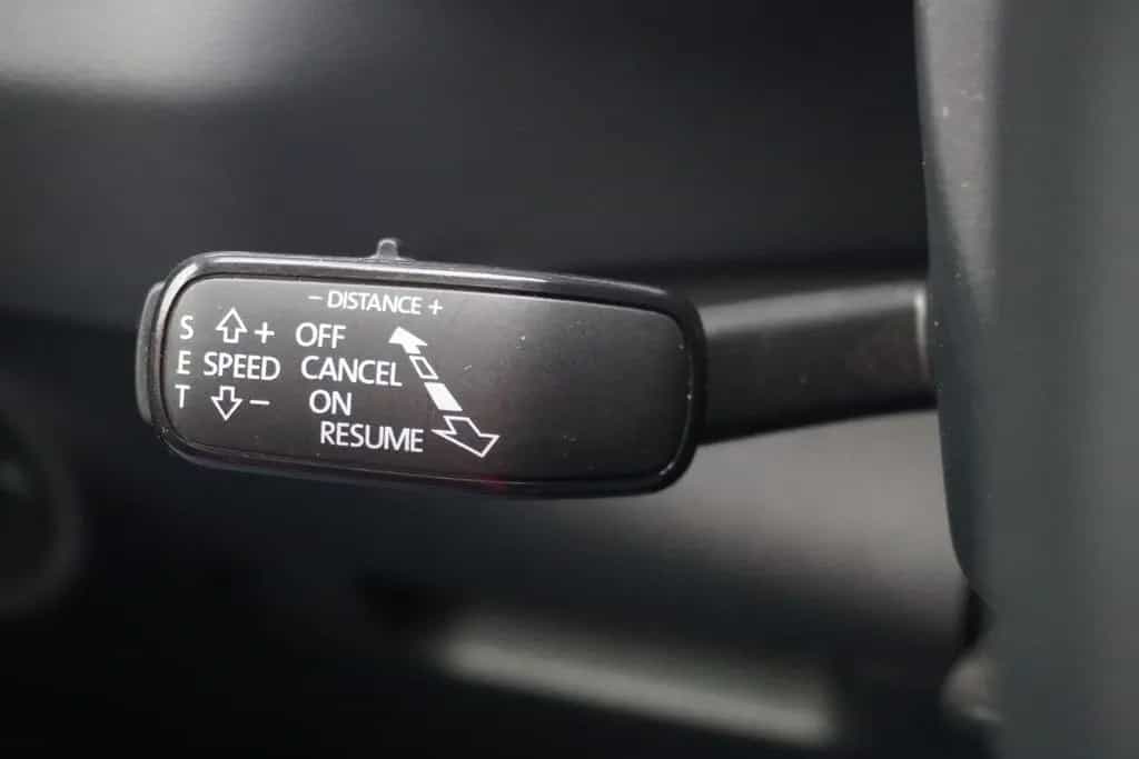 Skoda Karoq 1.5 16V TSI Style AHK ACC Standheizung LED 04/2019-photo-16