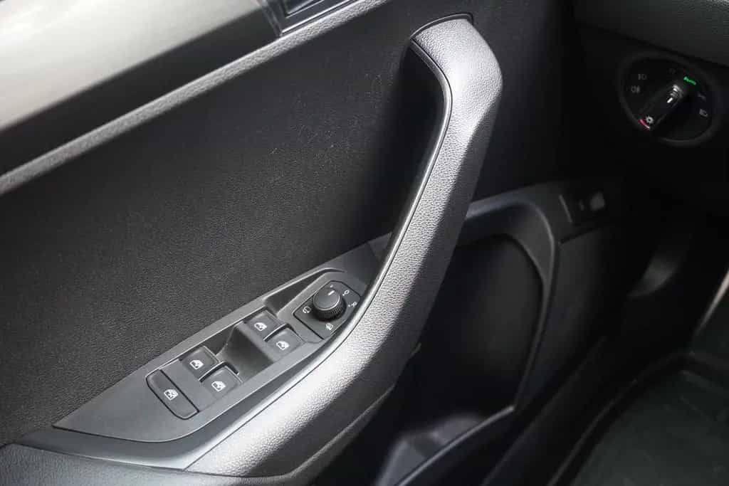 Skoda Karoq 1.5 16V TSI Style AHK ACC Standheizung LED 04/2019-photo-19