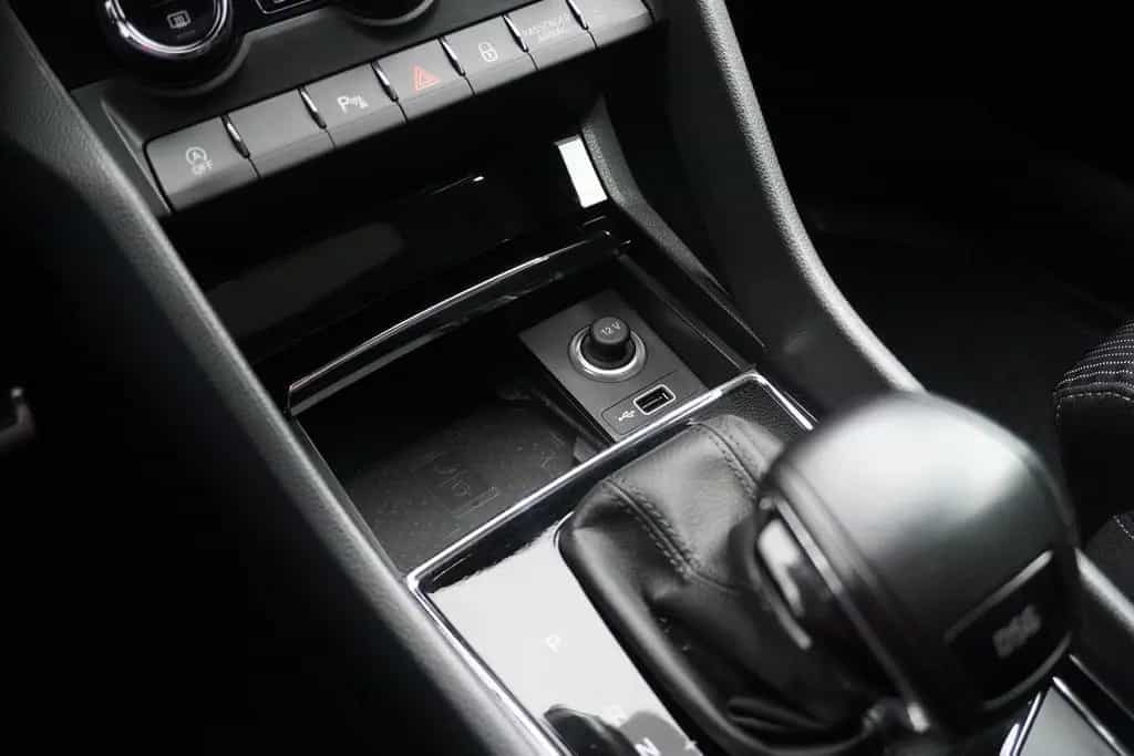Skoda Karoq 1.5 16V TSI Style AHK ACC Standheizung LED 04/2019-photo-28