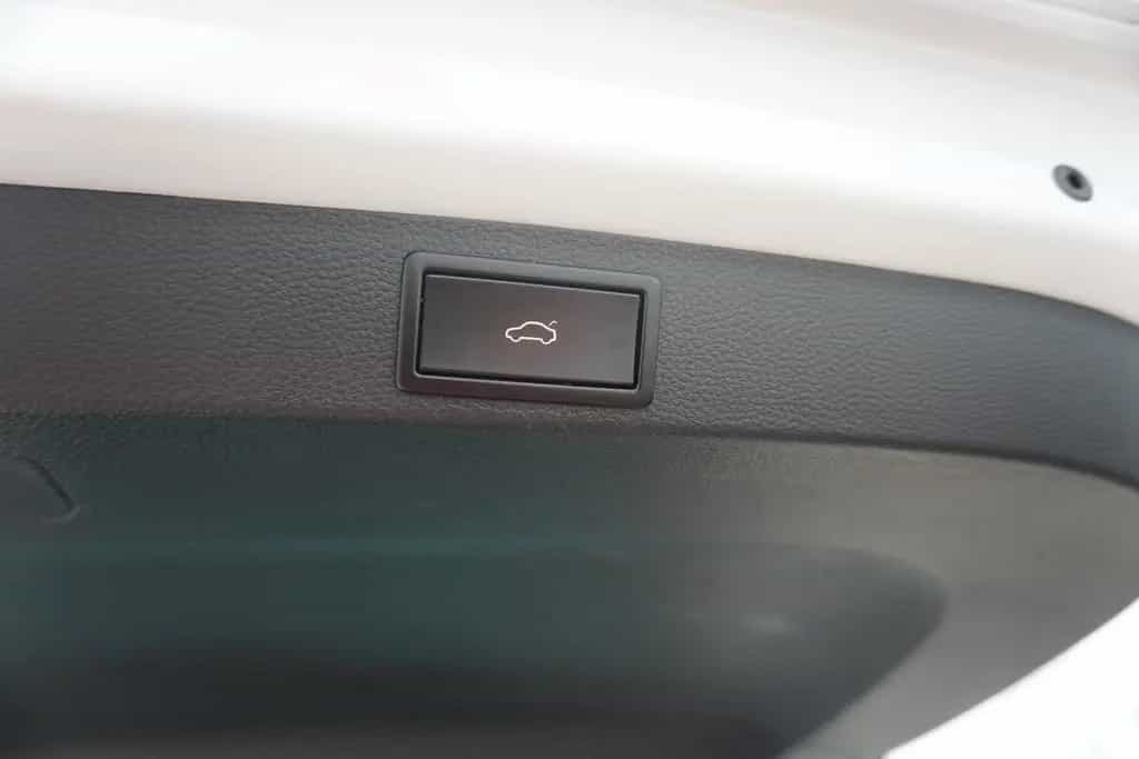 Skoda Karoq 1.5 16V TSI Style AHK ACC Standheizung LED 04/2019-photo-36