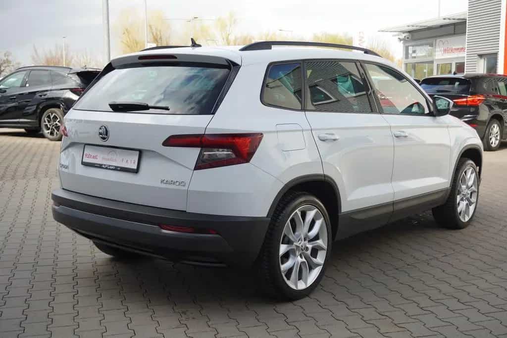 Skoda Karoq 1.5 16V TSI Style AHK ACC Standheizung LED 04/2019-photo-5