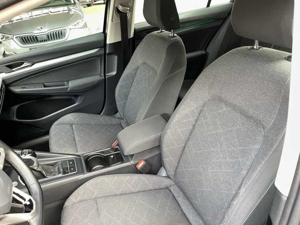 Volkswagen Golf 1.5 TSI Life Navi LED AHK Standheizung 03/2022-photo-12