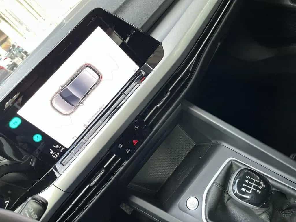 Volkswagen Golf 1.5 TSI Life Navi LED AHK Standheizung 03/2022-photo-15