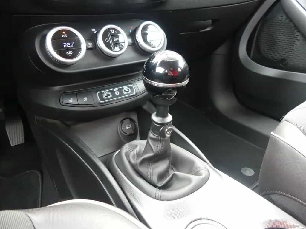 Fiat 500X 1.4 Lounge LED Navi AHK Sitzheizung DAB PDC 08/2018-photo-16