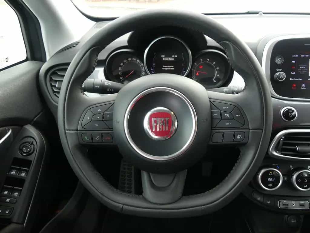 Fiat 500X 1.4 Lounge LED Navi AHK Sitzheizung DAB PDC 08/2018-photo-17