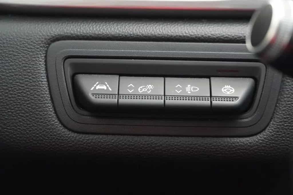 Renault Captur II 1.3 TCE M-Hybrid Klimaaut. LED Navi 04/2021-photo-22