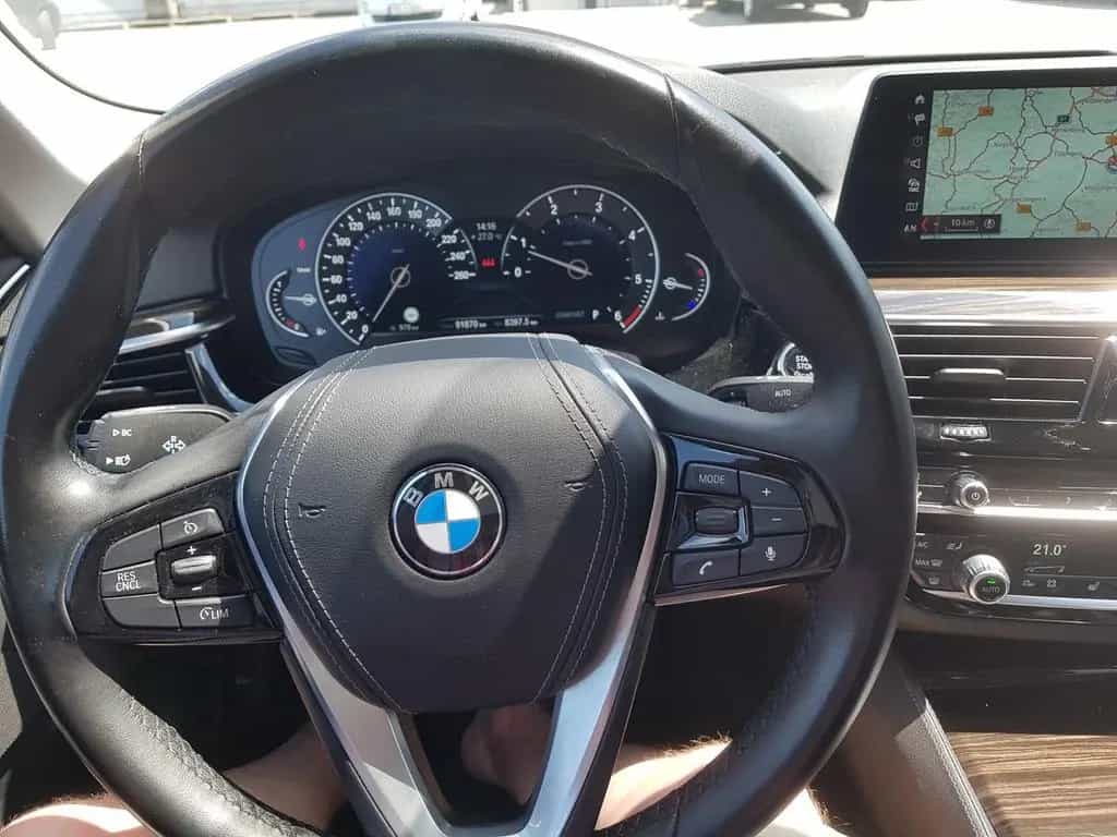 BMW 5 Series 520d Luxury Line 10/2018-photo-2