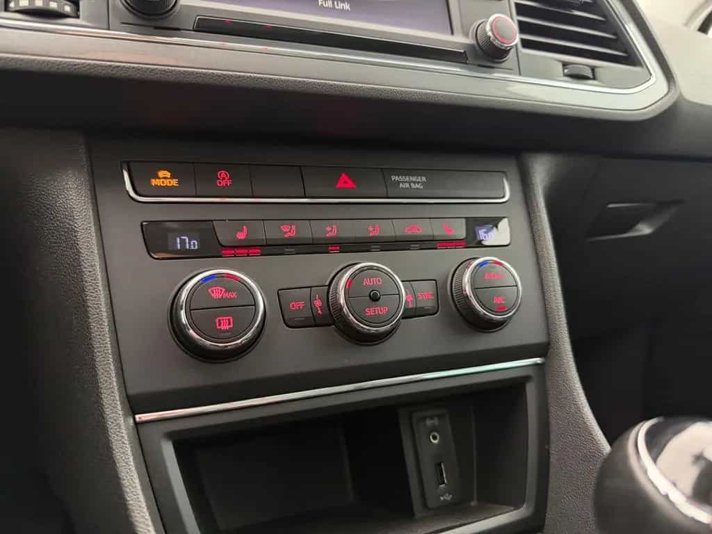 Seat Leon 1.4 TSI ST*FR LINE*LED-SP.FW-SHZ-PDC-TEMPO 11/2016-photo-37