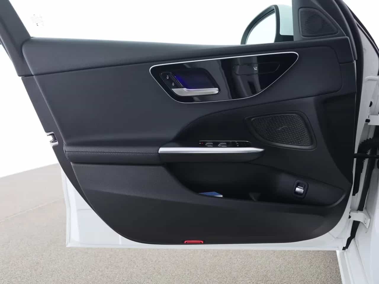 Mercedes-Benz C-Class 200 02/2023-photo-12