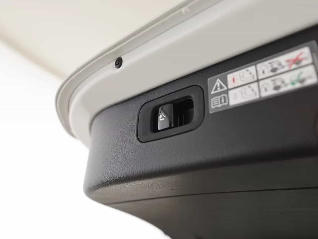 Mercedes-Benz C-Class 200 02/2023-photo-22