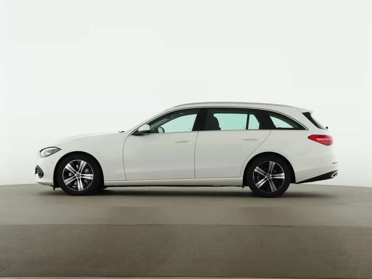 Mercedes-Benz C-Class 200 02/2023-photo-3