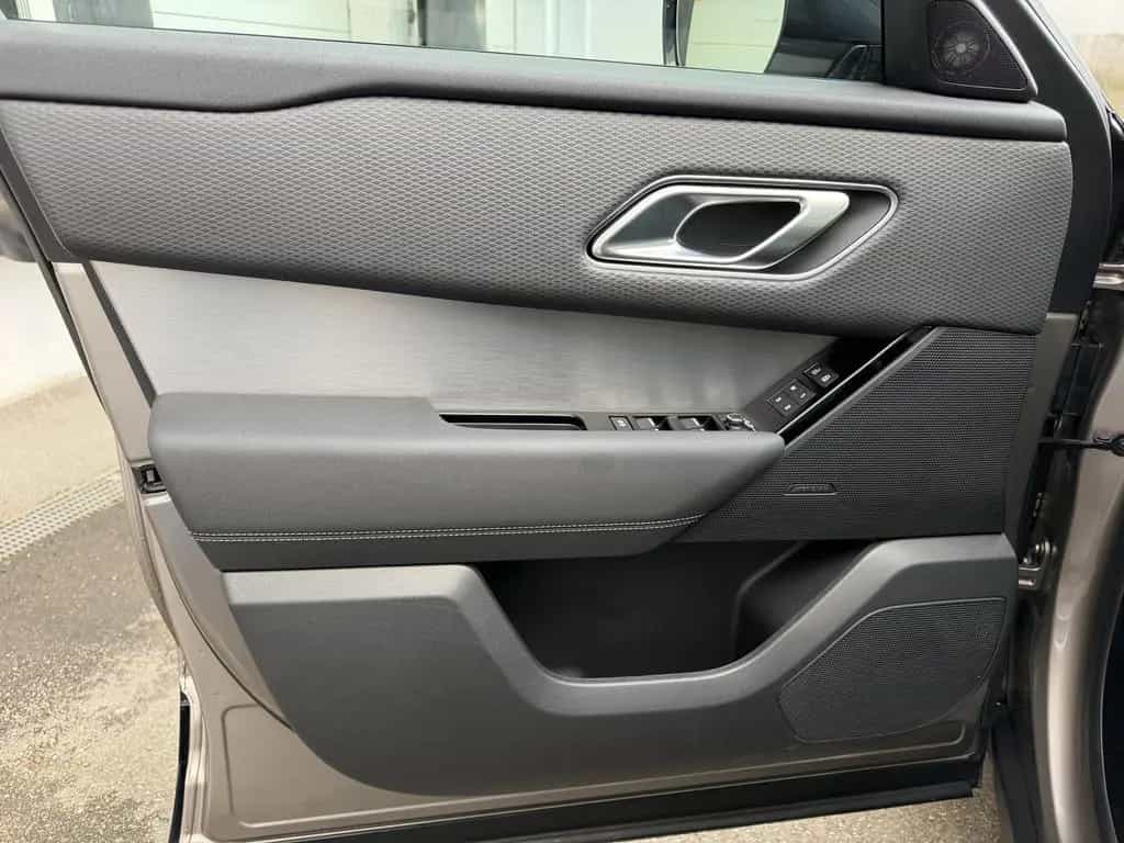 Land Rover Range Rover Rover Velar D200 R-Dynamic SE Black Pano 03/2023-photo-10
