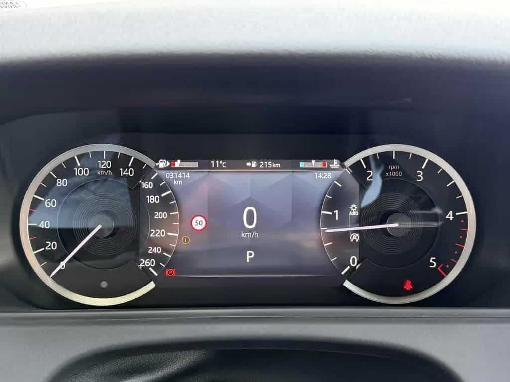 Land Rover Range Rover Rover Velar D200 R-Dynamic SE Black Pano 03/2023-photo-18