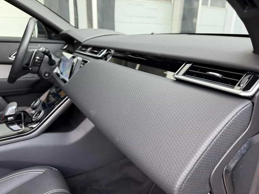 Land Rover Range Rover Rover Velar D200 R-Dynamic SE Black Pano 03/2023-photo-23