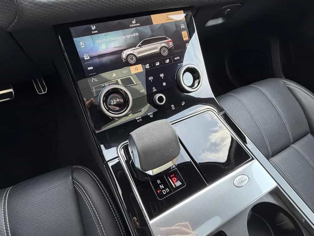 Land Rover Range Rover Rover Velar D200 R-Dynamic SE Black Pano 03/2023-photo-39