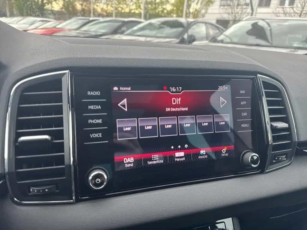 Skoda Karoq Sportline 1.5 TSI WR AHK Pano Navi Canton 12/2019-photo-13