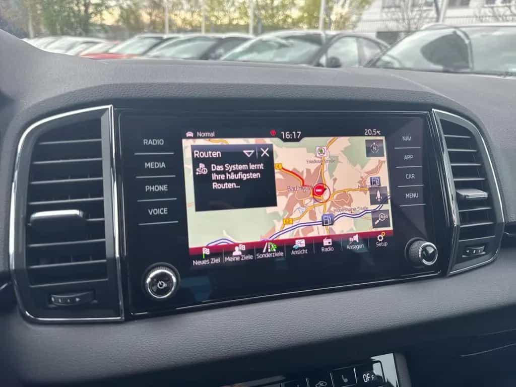 Skoda Karoq Sportline 1.5 TSI WR AHK Pano Navi Canton 12/2019-photo-14