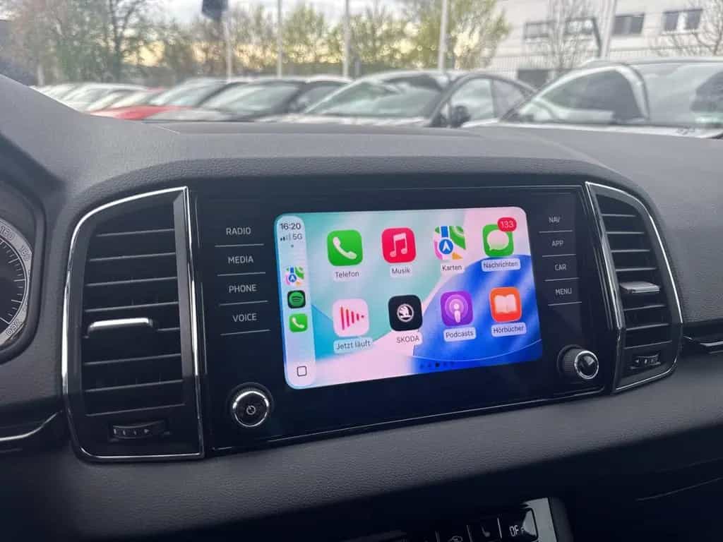 Skoda Karoq Sportline 1.5 TSI WR AHK Pano Navi Canton 12/2019-photo-17