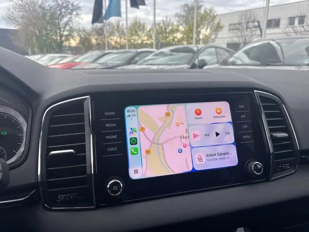Skoda Karoq Sportline 1.5 TSI WR AHK Pano Navi Canton 12/2019-photo-18