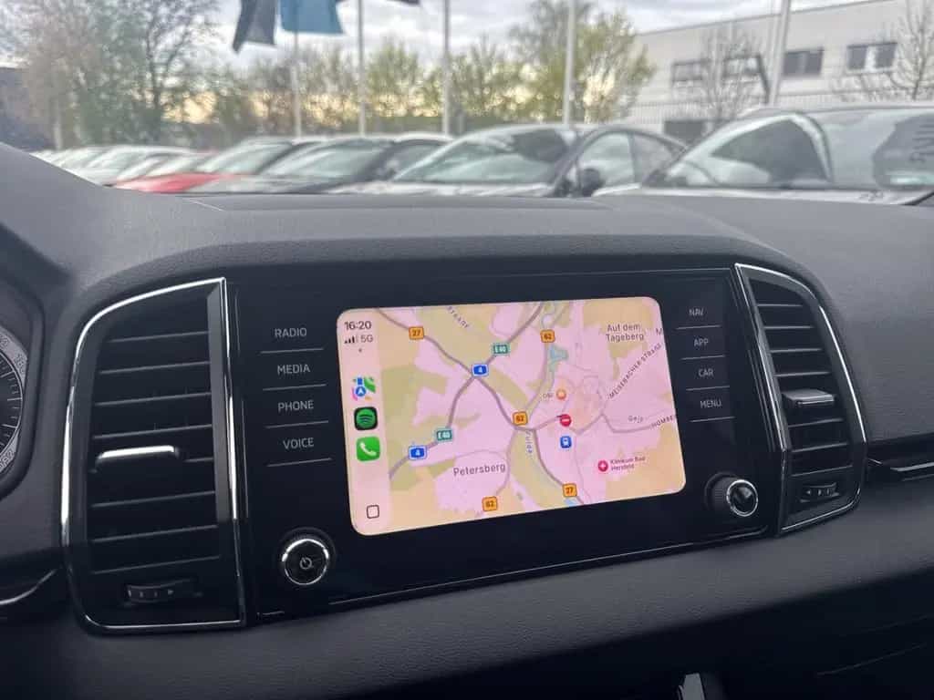 Skoda Karoq Sportline 1.5 TSI WR AHK Pano Navi Canton 12/2019-photo-19