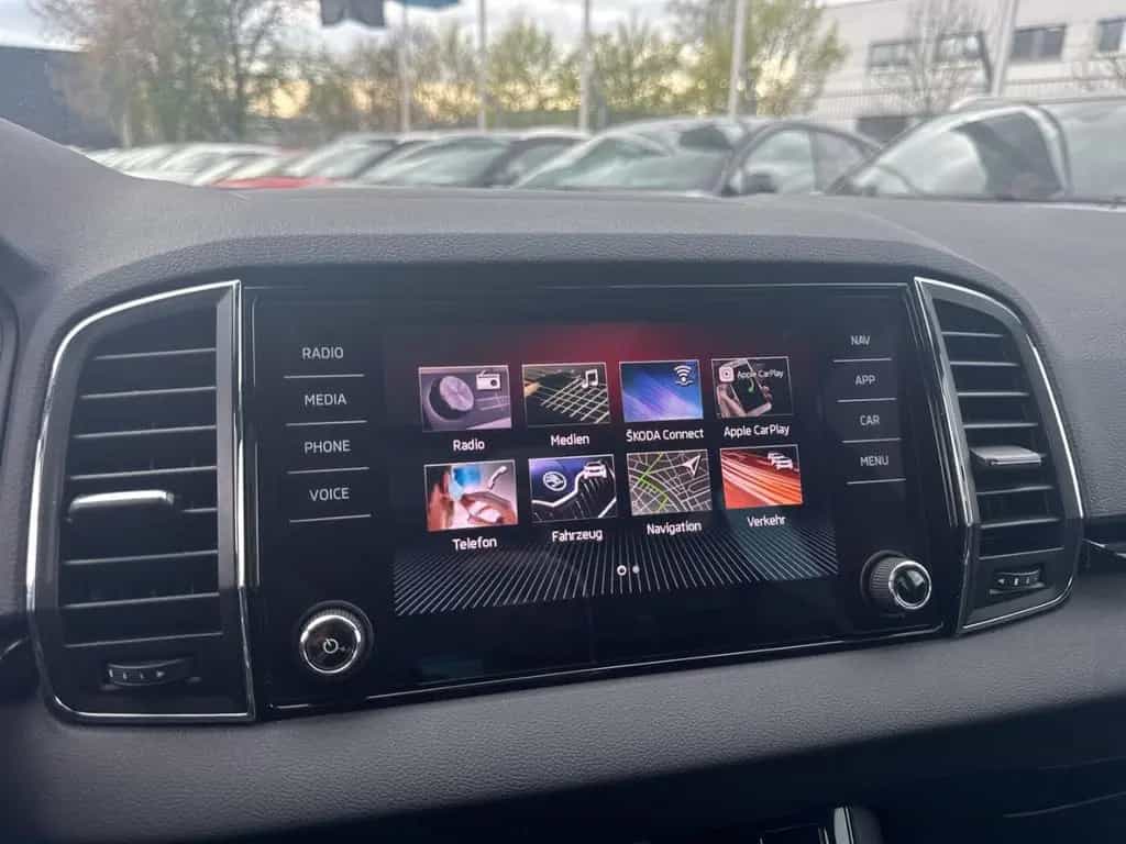 Skoda Karoq Sportline 1.5 TSI WR AHK Pano Navi Canton 12/2019-photo-20