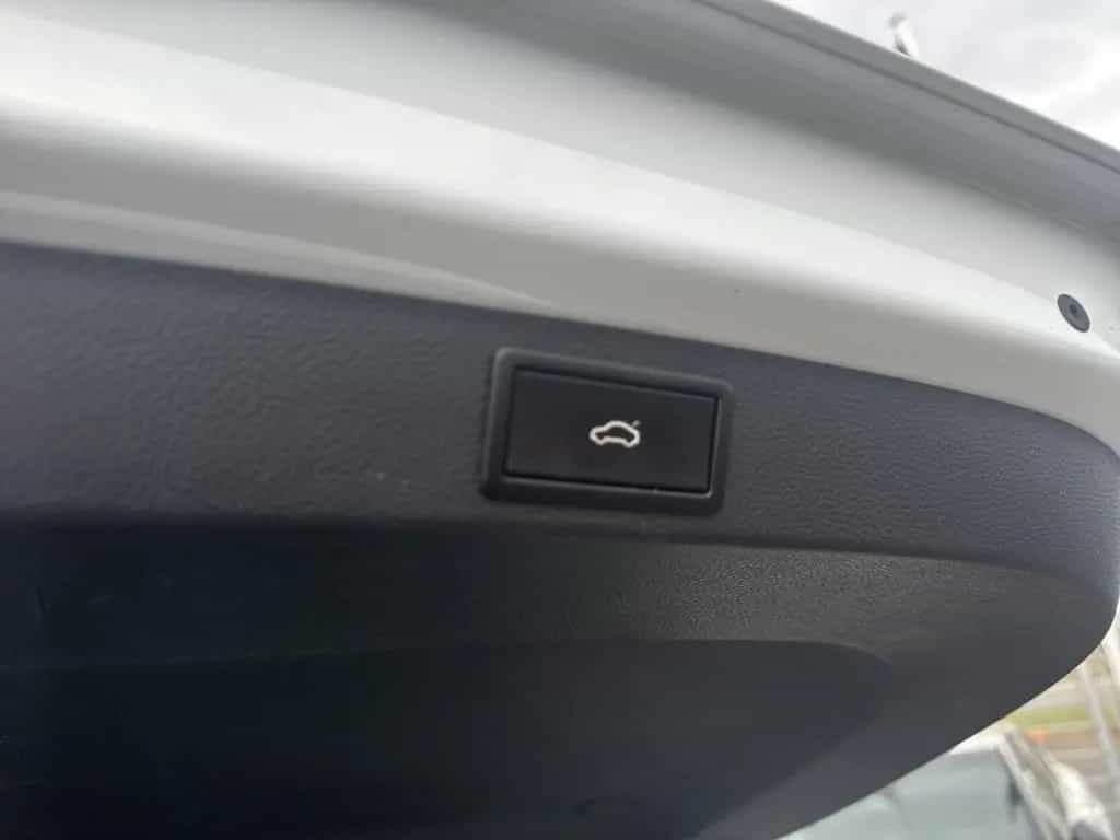 Skoda Karoq Sportline 1.5 TSI WR AHK Pano Navi Canton 12/2019-photo-33