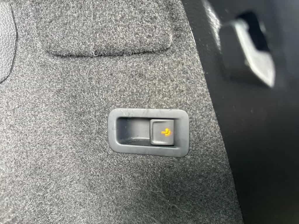 Skoda Karoq Sportline 1.5 TSI WR AHK Pano Navi Canton 12/2019-photo-34